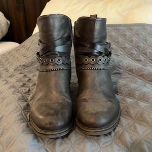 Remonte boots size 7.5